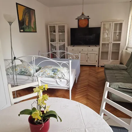 Apartment Nena *
